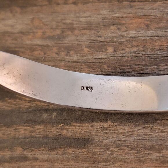 Vintage Engraved Flower Texture Sterling Expandable Bangle Bracelet - Picture 9 of 9